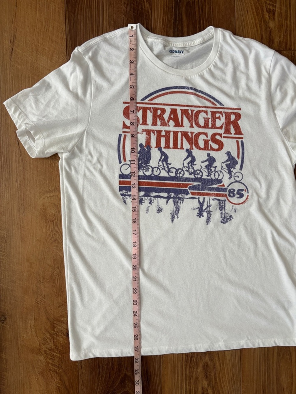 Bundle of Women’s Graphic Tees sizes M and L - Picture 14 of 16